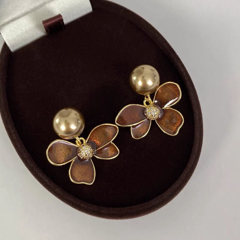 Enamel Flower & Lustrous Pearl Statement Earrings – Vintage-Inspired Gold Floral Drop Earrings
