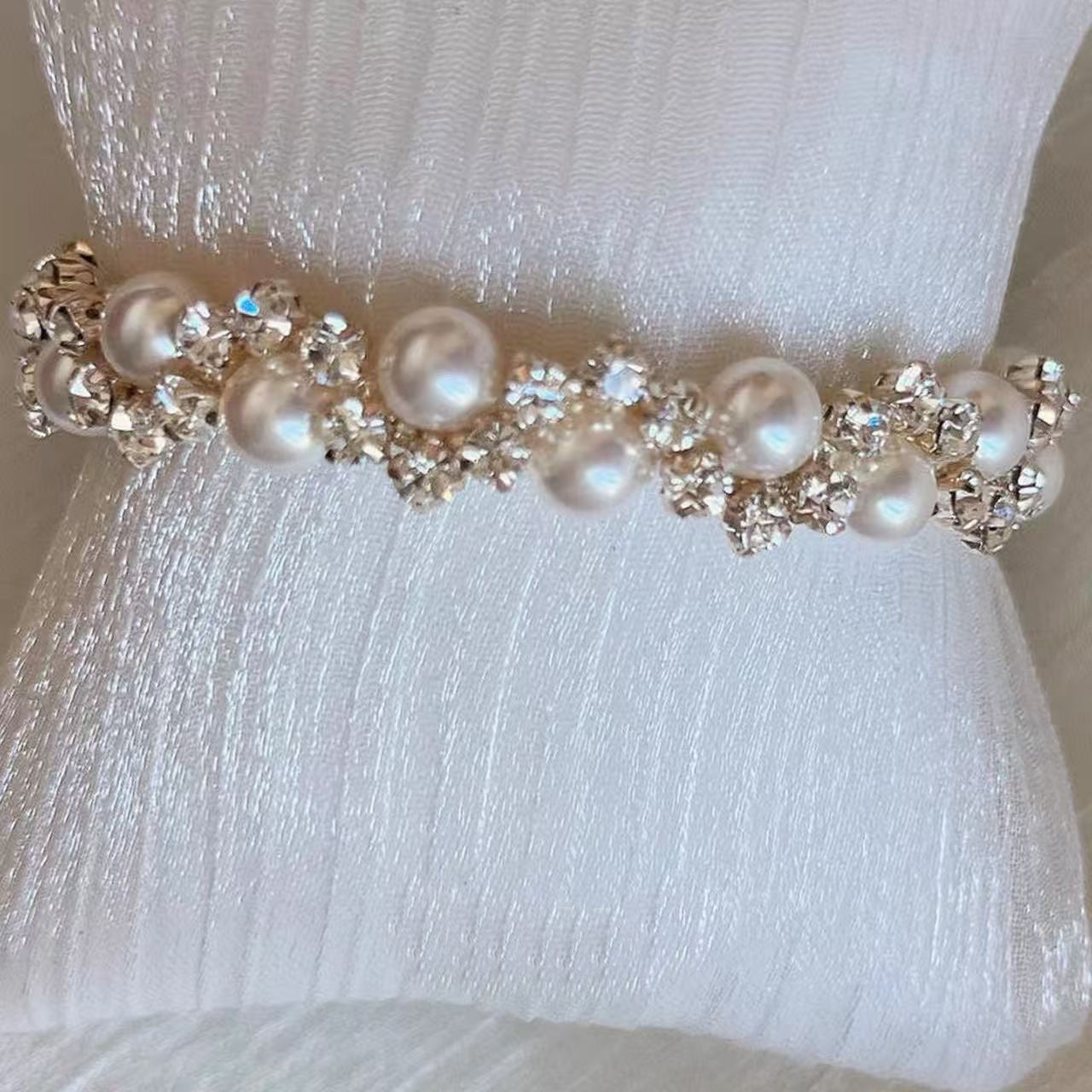 Elegant Pearl & Rhinestone Cluster Bracelet