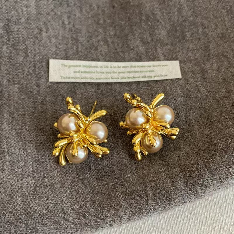 Baroque Cluster Stud Earrings with Luminous Champagne Pearls – Artistic Vintage Design