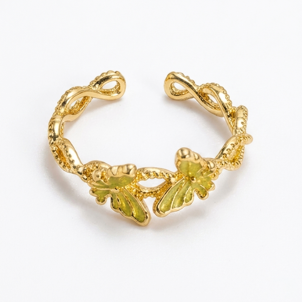 Goldener stapelbarer Ring-Set